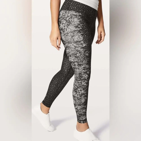 Lululemon Wunder Under High Rise Tight Overlace Gray & Black Size 8 - Picture 3 of 7